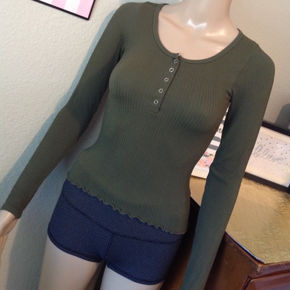 Olive green long sleeve stretch top T007